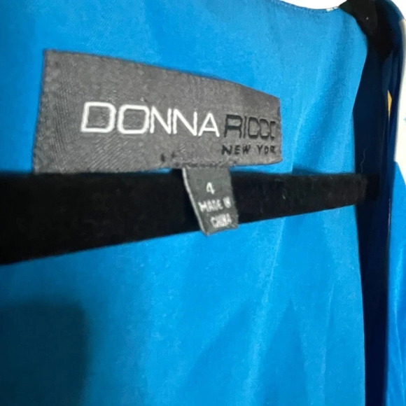 Donna Ricco Blue and White Floral Silk Wrap Dress Size 4 - Picture 4 of 10